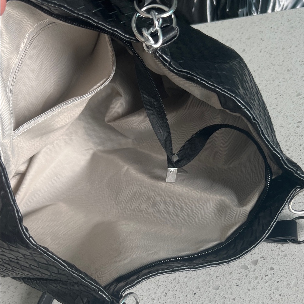 New Chic Black Textured Shoulder Bag - Soft Bag - Picture 4 of 8